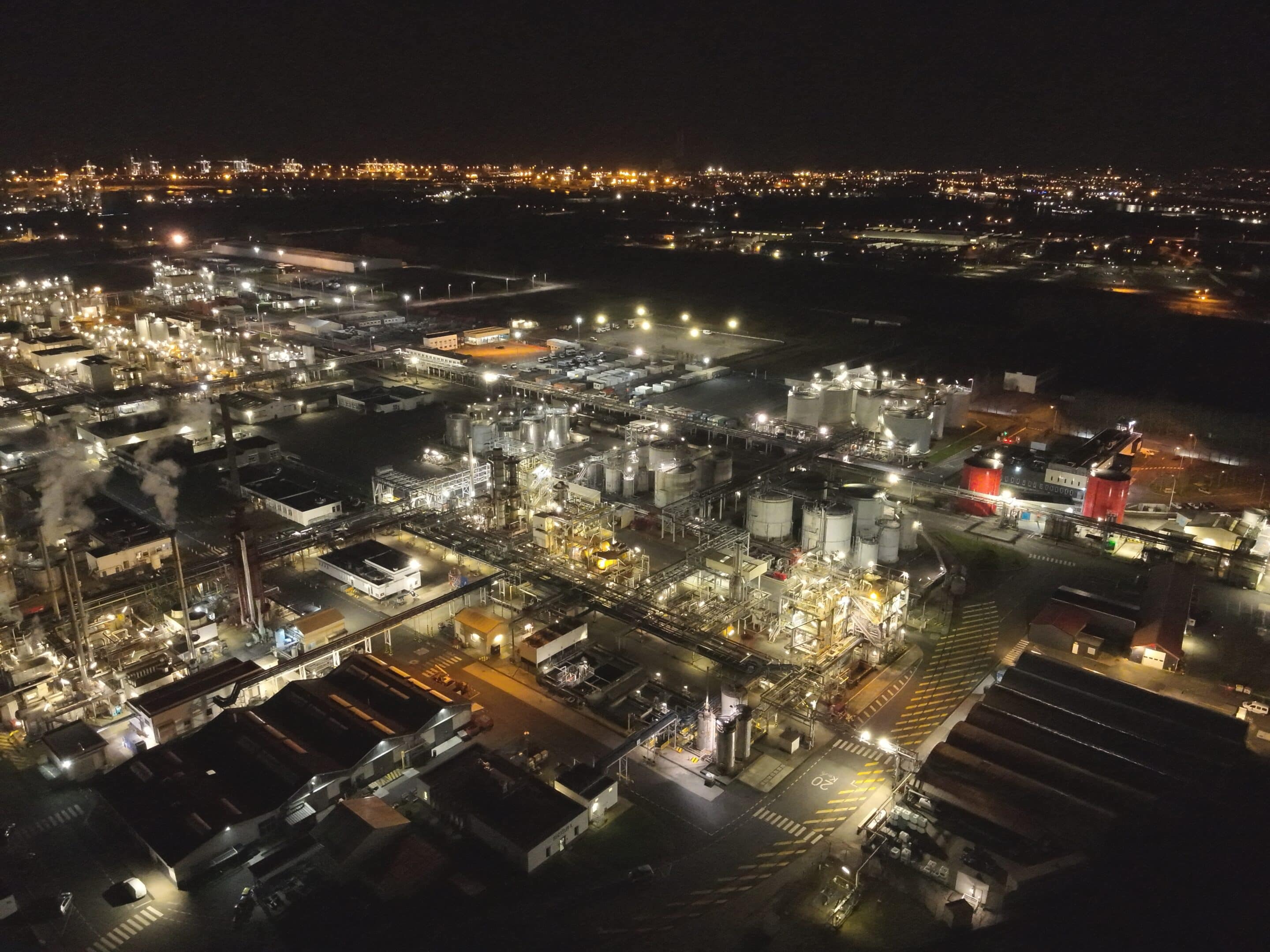 industrie vue de nuit par drone